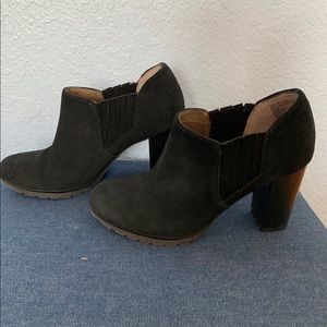 White Mountain Black Suede Booties